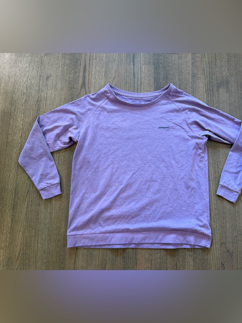 Patagonia Women's Lavender Crewneck Sweatshirt-Size XL